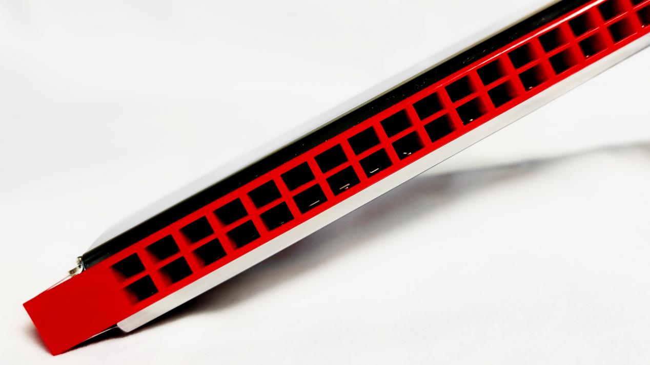 资深音乐创作人,品鉴通宝新品复音口琴6624q