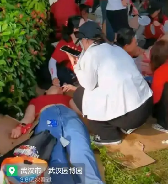 华晨宇演唱会翻车,11人中暑晕倒,他却为"法师"称号洋洋得意