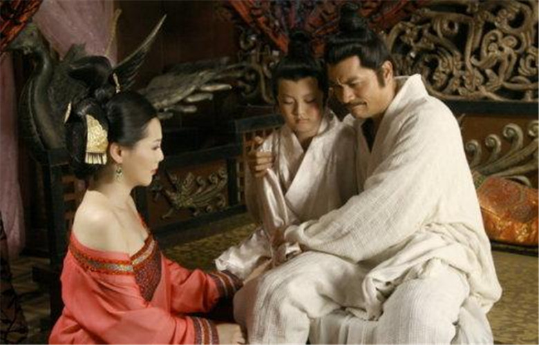 作为女儿,作为继母,作为家庭主妇,她做得怎么样?