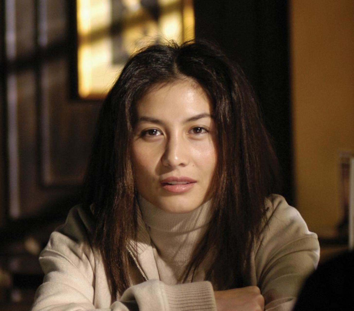 赌王家族三位女儿的婚姻之路各不相同,何超仪嫁给了平民,何超莲与窦骁