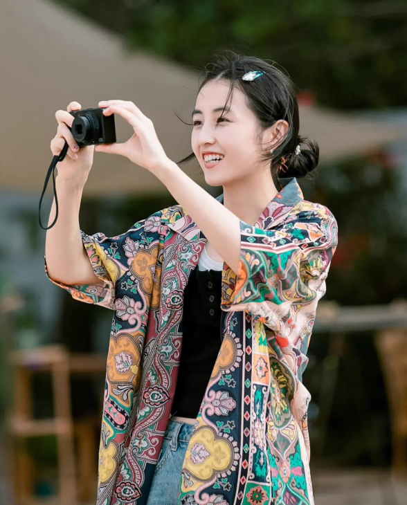 张子枫是哪个公司的艺人?