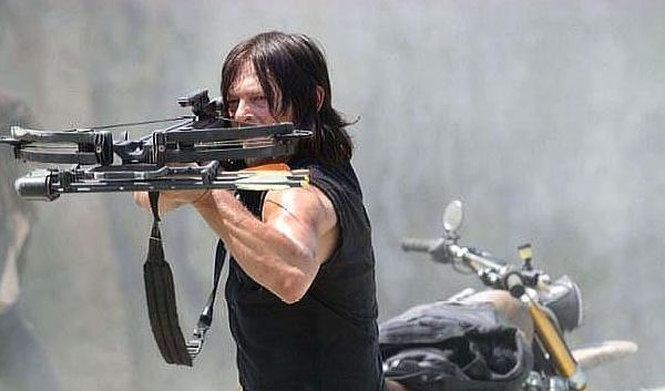 世界3大最强弓弩:第1款造价6万比枪贵,一箭可将野兽骨头击碎