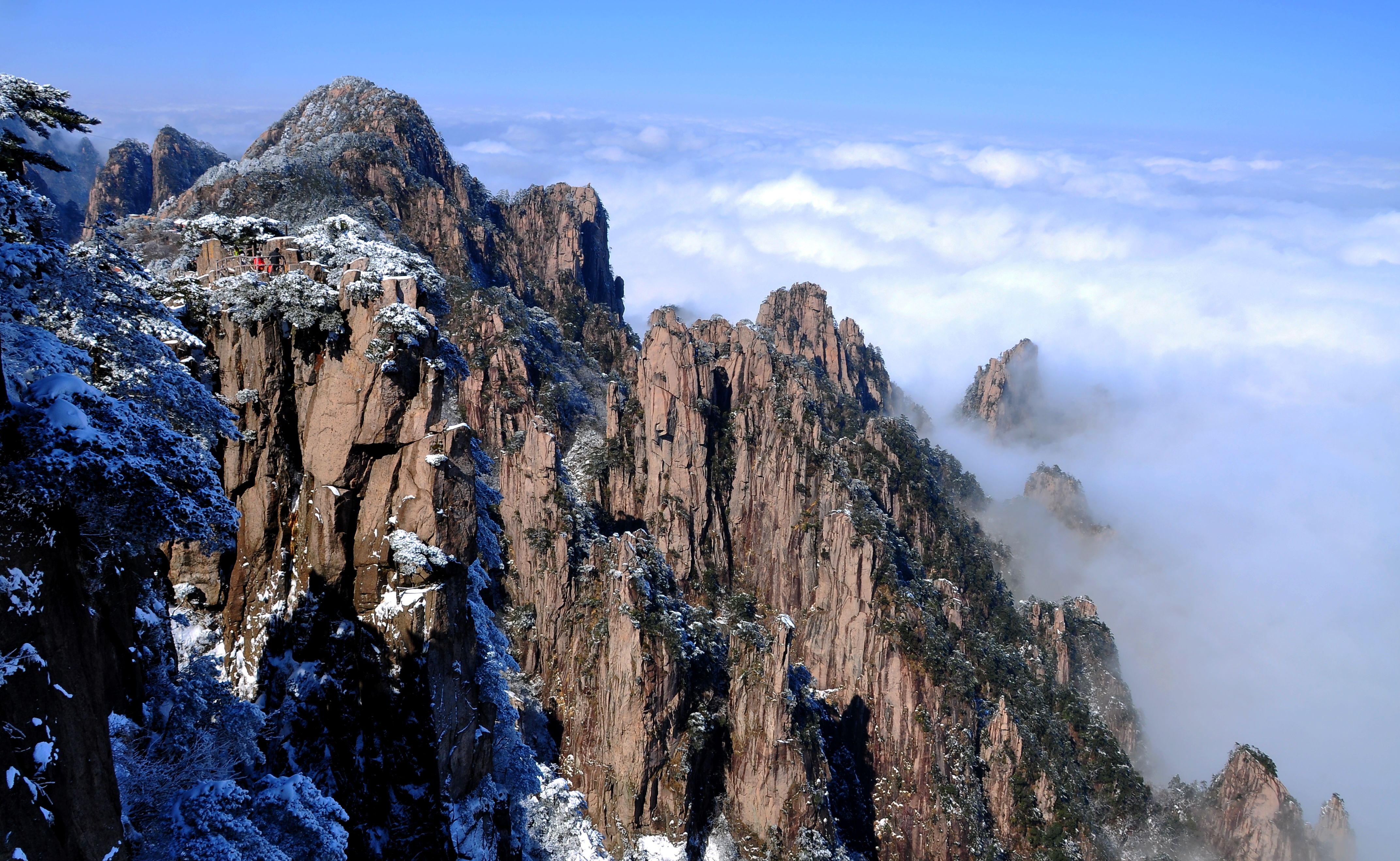 黄山归来不看岳的黄山,明明更为俊美,凭什么不是五岳之一?