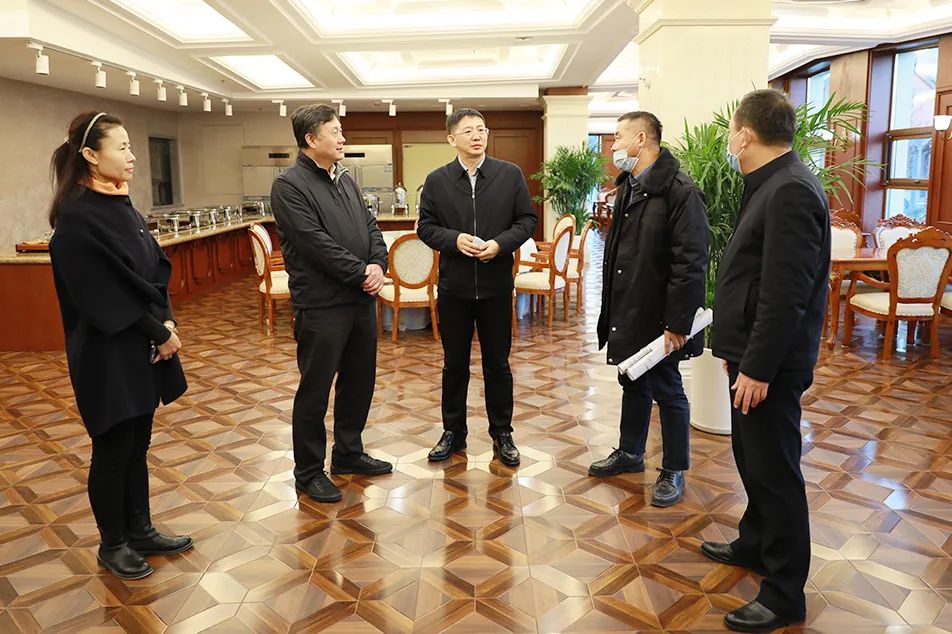 哈尔滨市道外区常务副区长刘福鹏一行莅临宜康康养中心调研