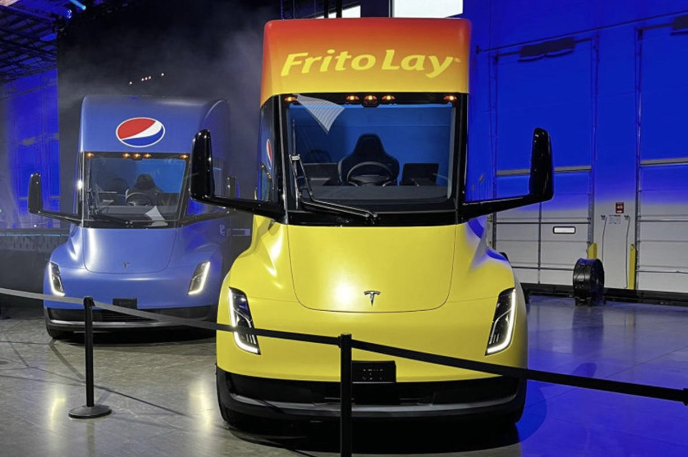 售价约130万 续航805km 特斯拉大卡车semi正式交付