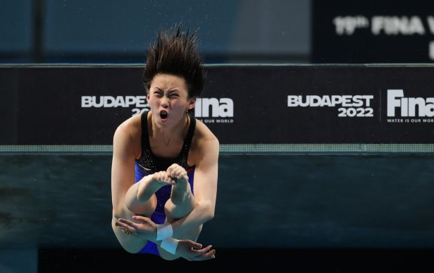 全红婵vs陈芋汐,视觉盛宴的跳水比赛,网友:207c美中不足