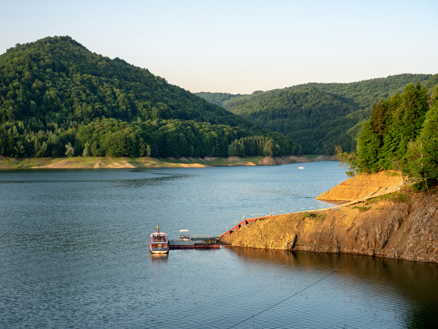 云峰湖旅游度假区:山水间的田园诗画,寻找内心的宁静与惊喜