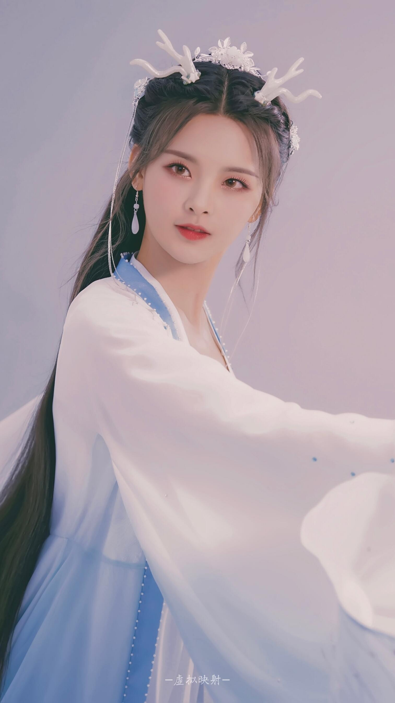 杨超越的"小龙女"造型,刷新了我对她"美貌"的认知!