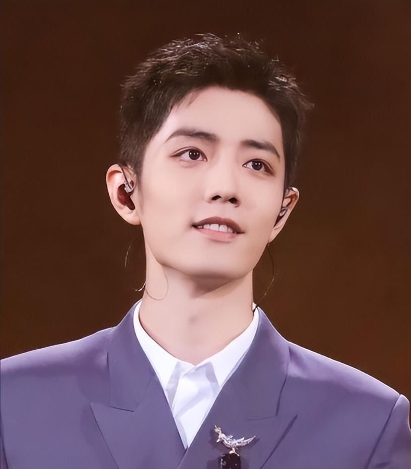 肖战的爱情故事:从大学爱情到绯闻女友,他究竟有没有找到真爱?