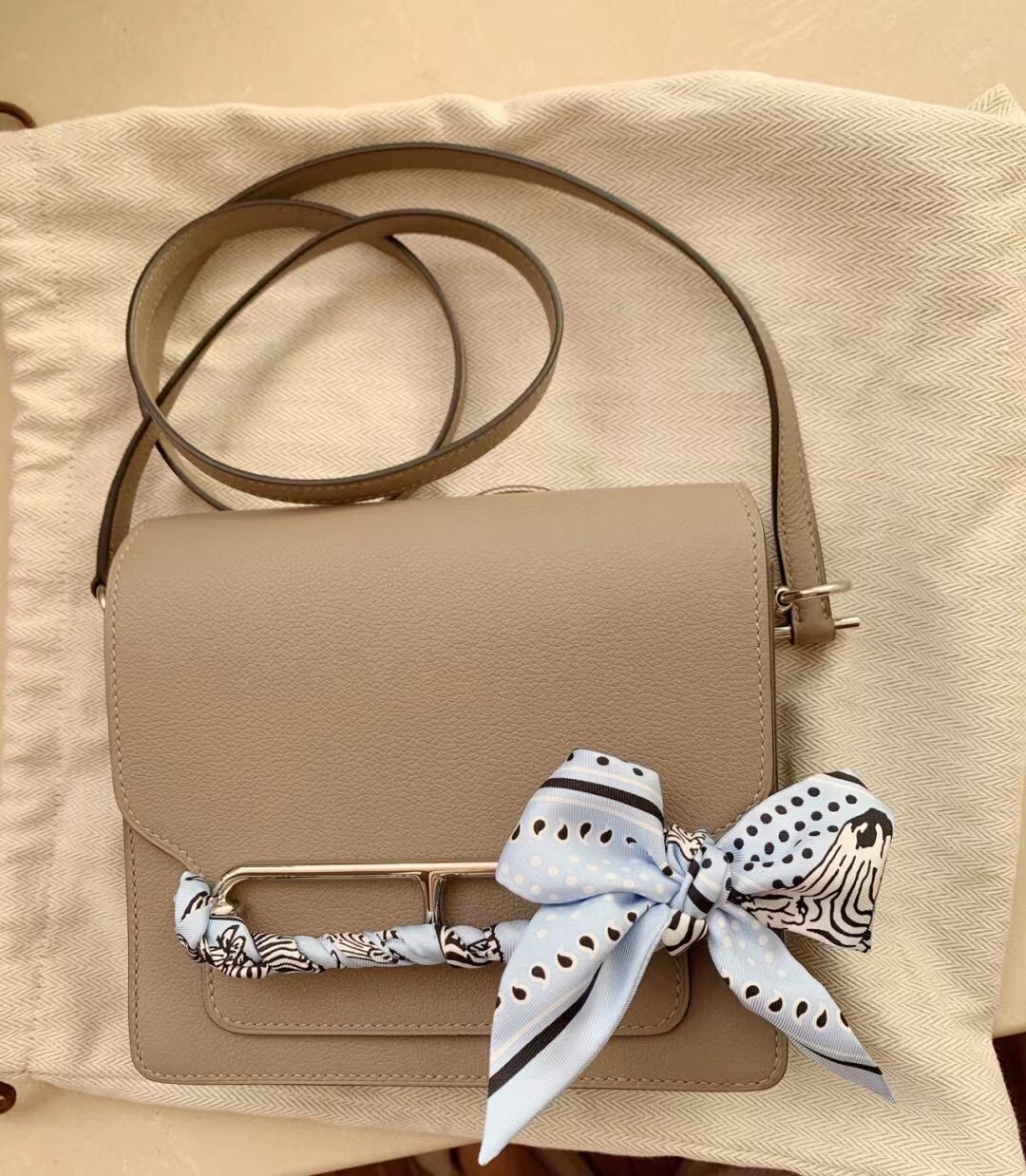 爱马仕roulis"猪鼻子"包