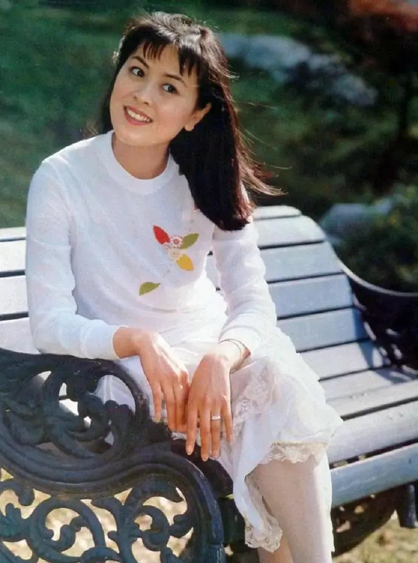 陈肖依:貌美如花戏也好,三婚嫁圈外丈夫,终获幸福