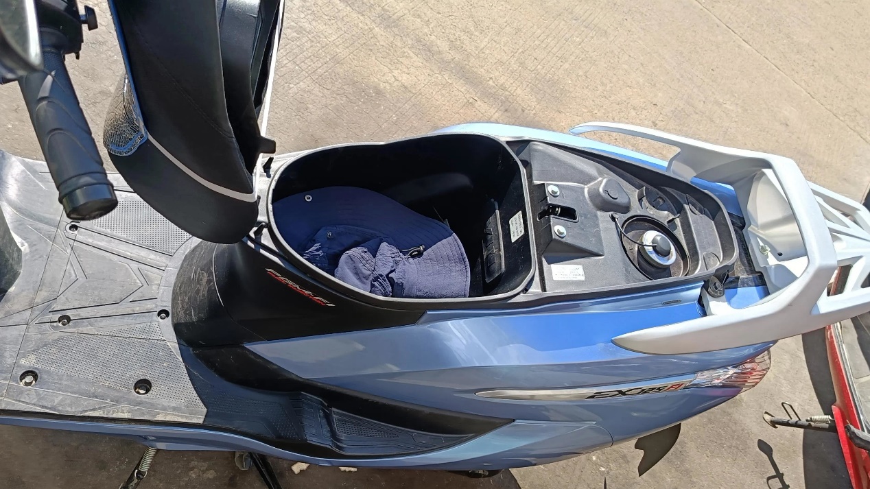 新大洲本田 高端踏板 ex125