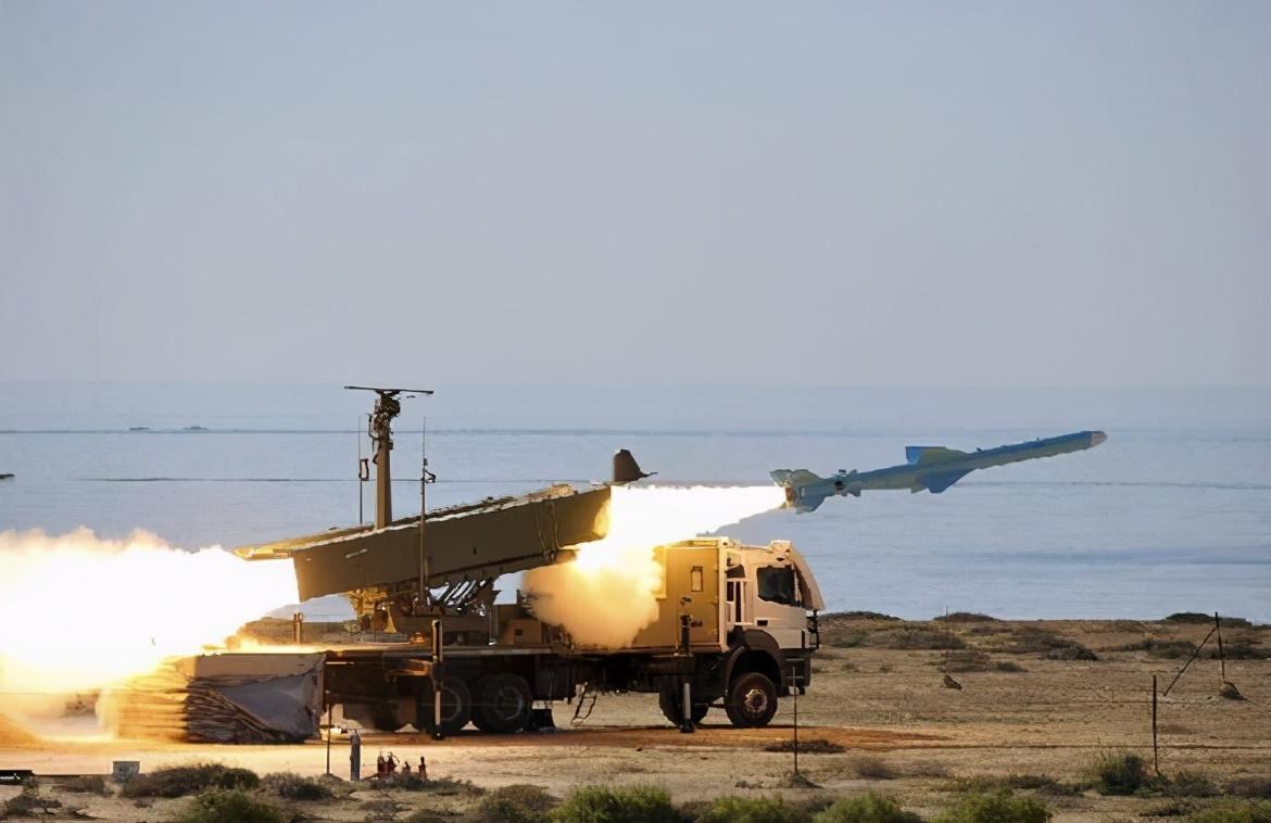 "火药桶"再次爆炸,伊朗宣布备战以色列,宿怨重燃两大强权对垒