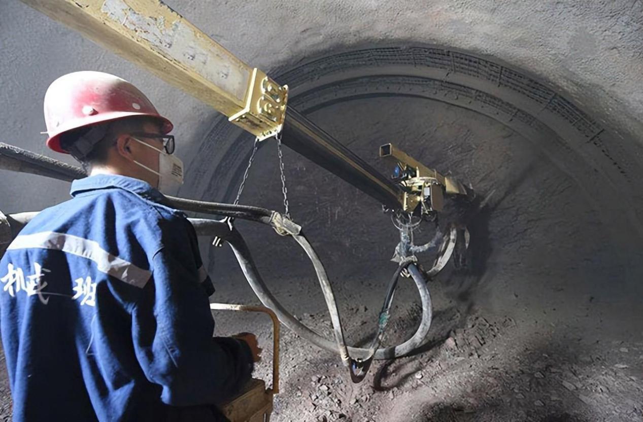 隧道灌浆工,月薪上万也吃不起的青春饭,这份工资你敢来挣吗?