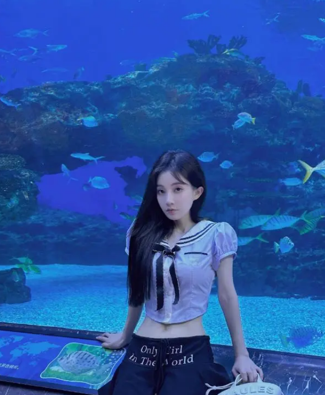 冯提莫甲状腺癌晚期,手术后一度声音嘶哑