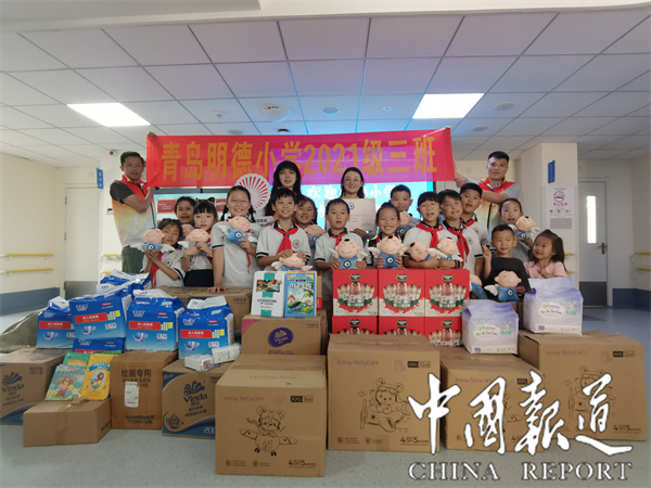 洛阳路街道携手明德小学走进青岛市社会福利院开展献爱心活动