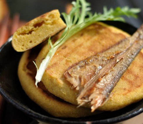 大连美食代表:咸鱼饼子为何能成为大连美食代表之一呢?