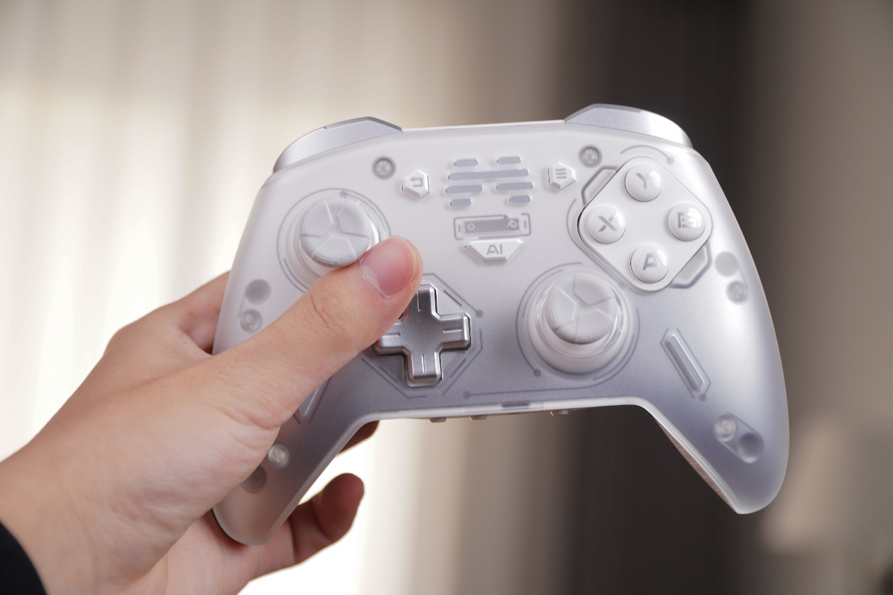 同价位中的六边形战士?北通宙斯2游戏手柄