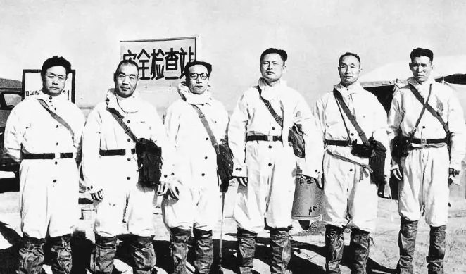 故事:罗布泊双鱼玉佩事件始末:消失的彭加木,诡异的30万镜像人