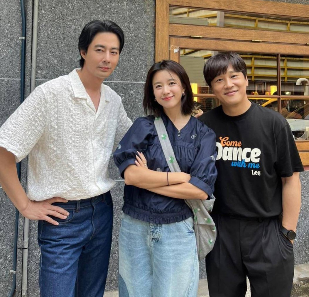 赵寅成,韩孝周感情线正式展开!现实多年好友演绎超浪漫异能夫妻