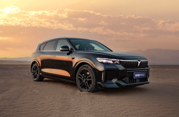 岚图free发动"豪价比"!满配底盘 l4级智驾,这价谁敢接一招?