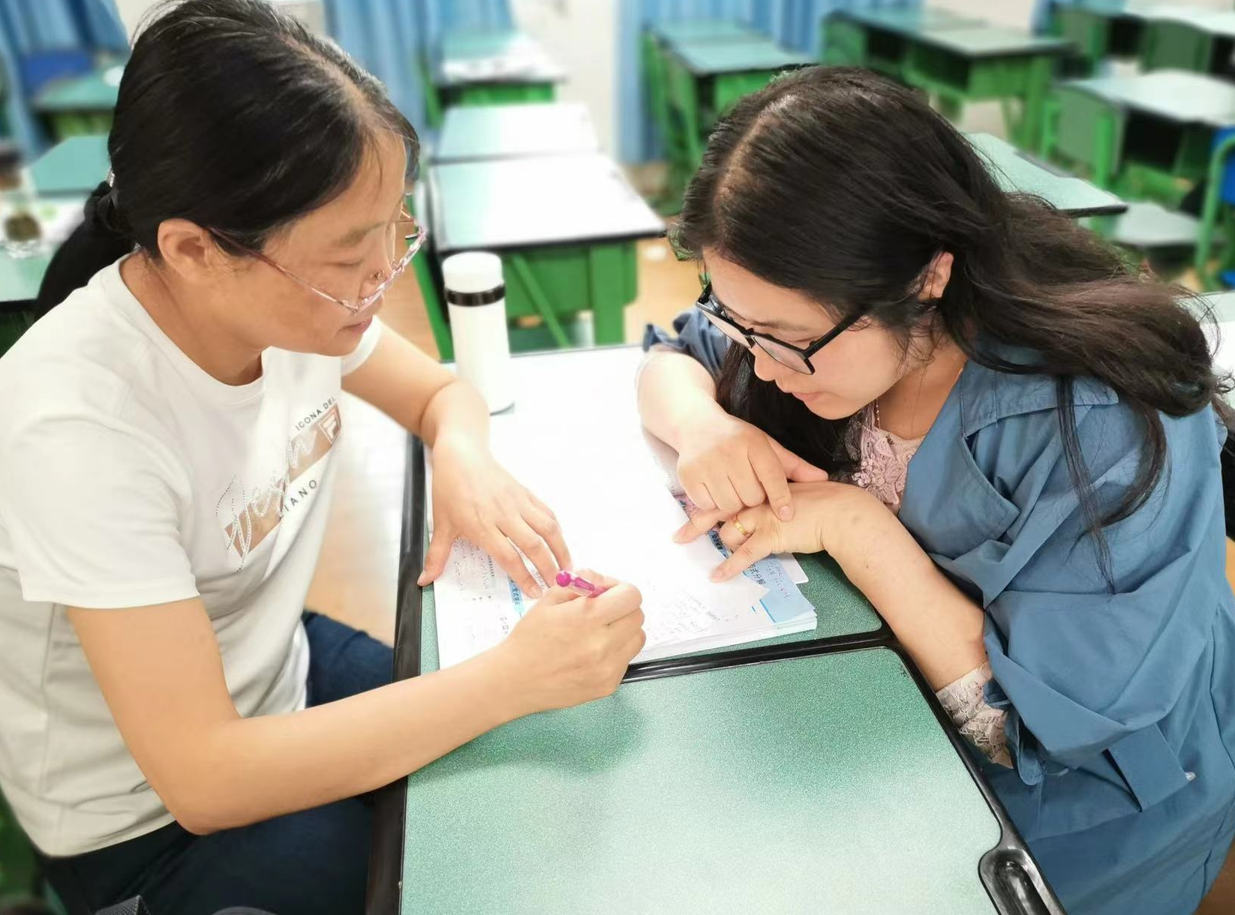 绵阳市第二中学郭萍老师获评正高级教师