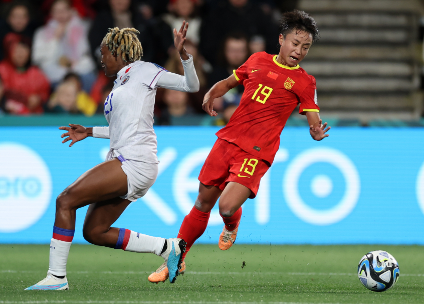 中国女足大胜!"姆巴佩王霜结婚"的词条上热搜,谁来救救水庆霞