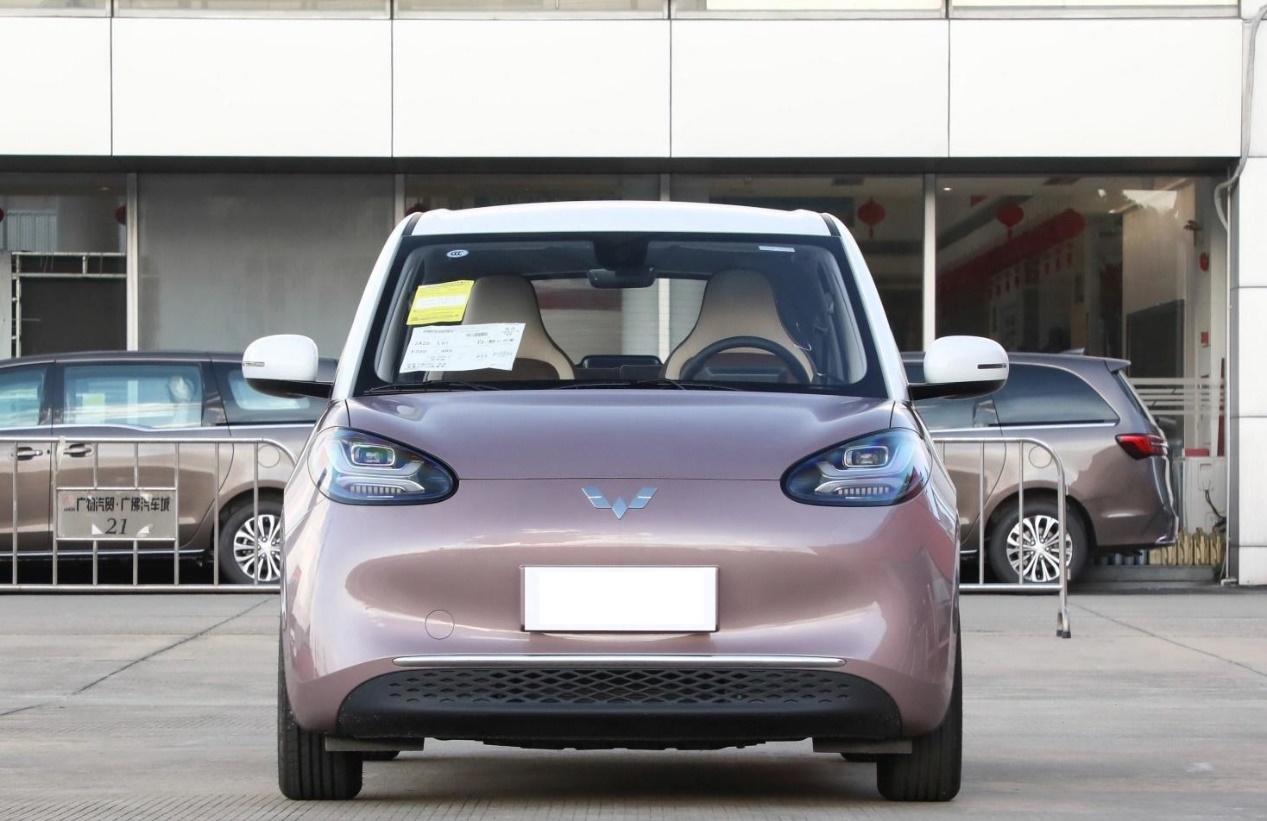 四门加长版"五菱mini"实车到店!外观时尚还很亲民,续航410km