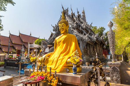 泰国素攀寺,一座由金属打造的寺庙,它究竟有何特殊之处?