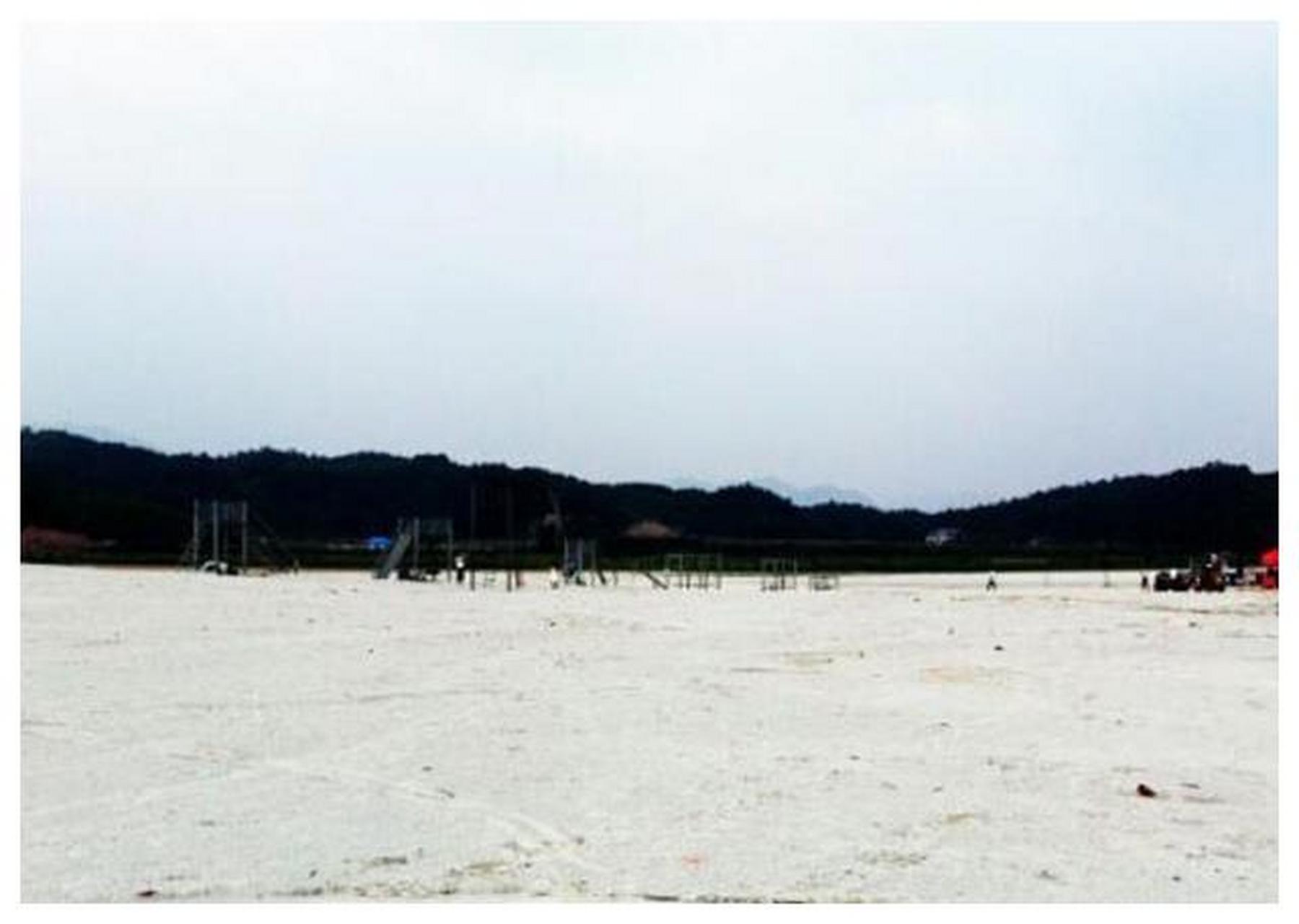 湖南省的江南大漠是一处华中地区唯一的沙漠景观,座落于临湘市,是曾经