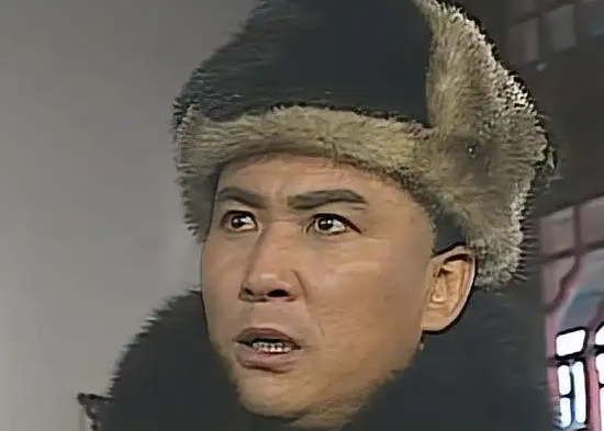 《雪山飞狐》里的金面佛苗人凤,是个怎样的人,对妻子是什么态度