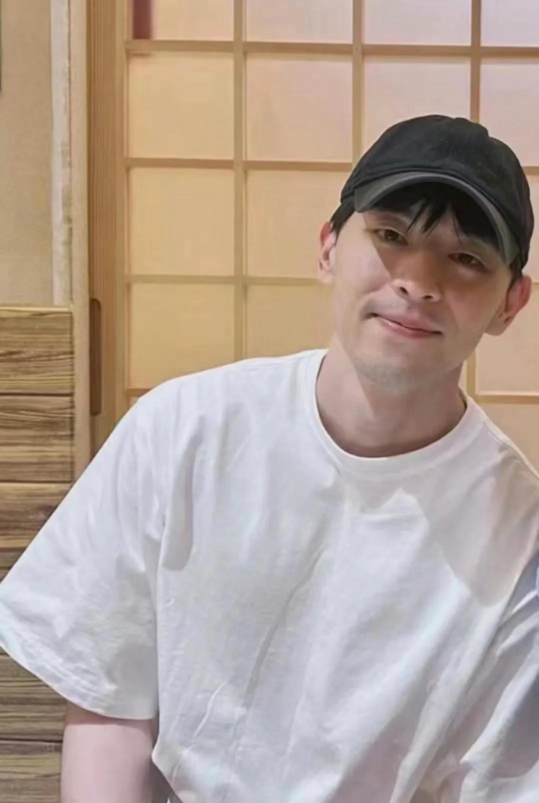 邓伦近况,发福没认出,开火锅店谋生,被曝隐婚生女遭圈内人远离