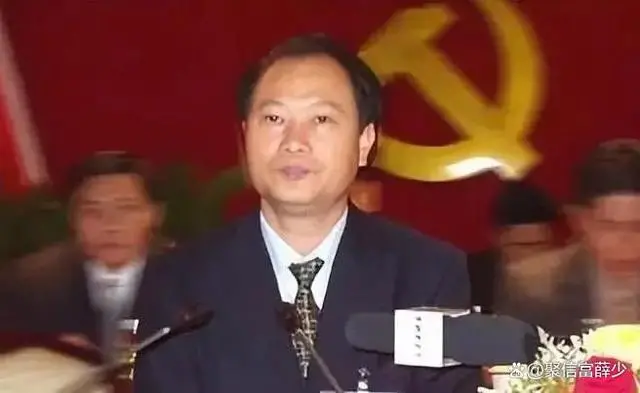 1368万赃款,装满19个密码箱:性侵女教师!谢明中案揭开权力黑幕