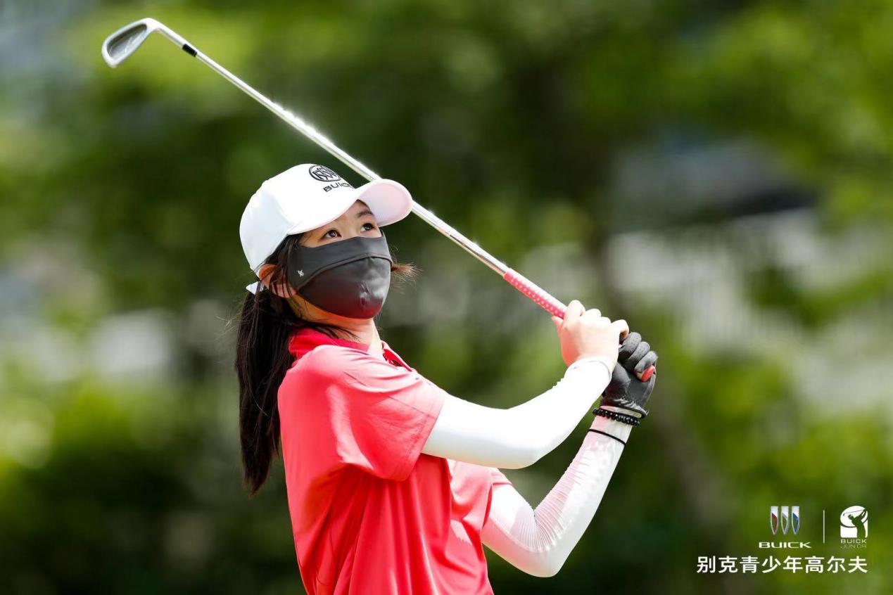 新少年|张炜佳:高尔夫球场上的「她」力量