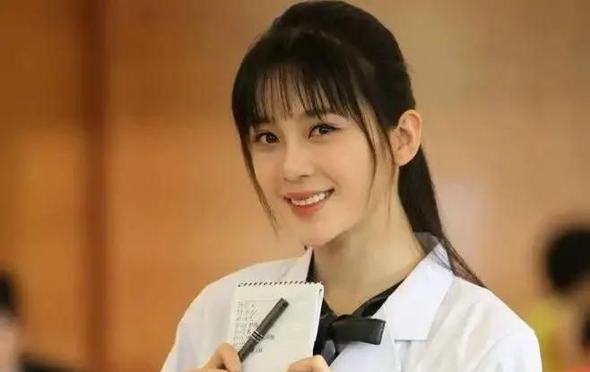 这两位女星,原以为整容后颜值更逆天,谁知网友直呼认不出!