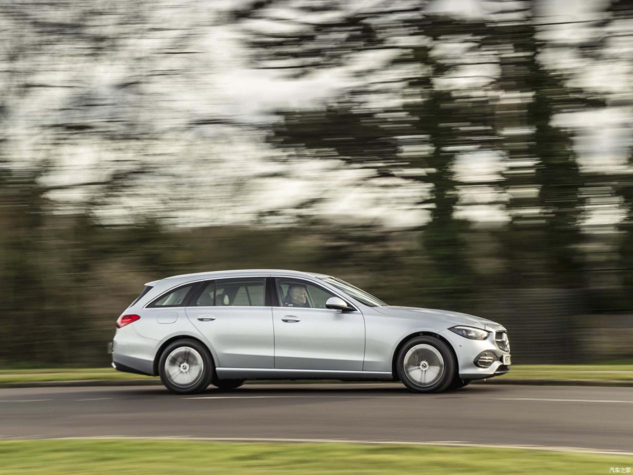 2023梅赛德斯奔驰c级跑车c220d 4matic外部和内部细节展示