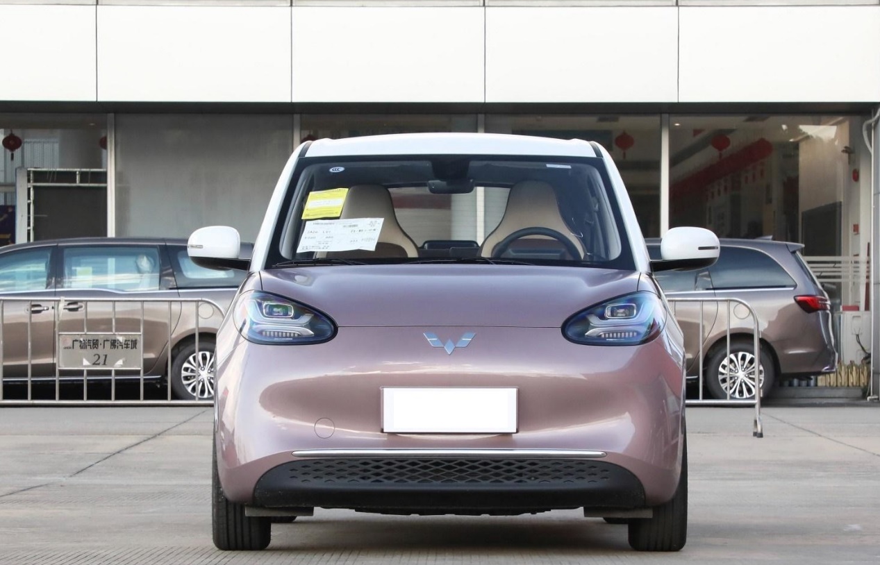 四门加长版"五菱mini"实车到店!外观时尚还很亲民,续航410km