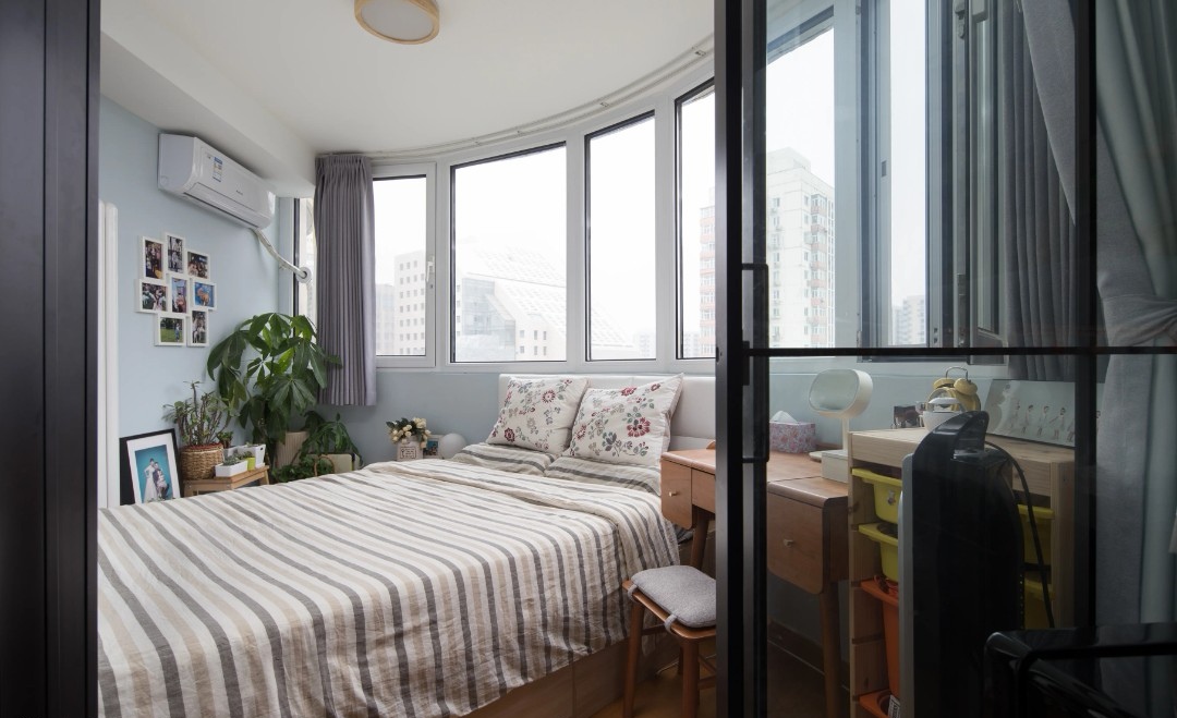 改造北京40㎡不规则老房,巧用玻璃隔断,住下三代人