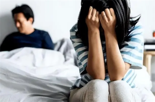 2013年,福建一原配当街捅杀小三,事后淡定走进派出所自首