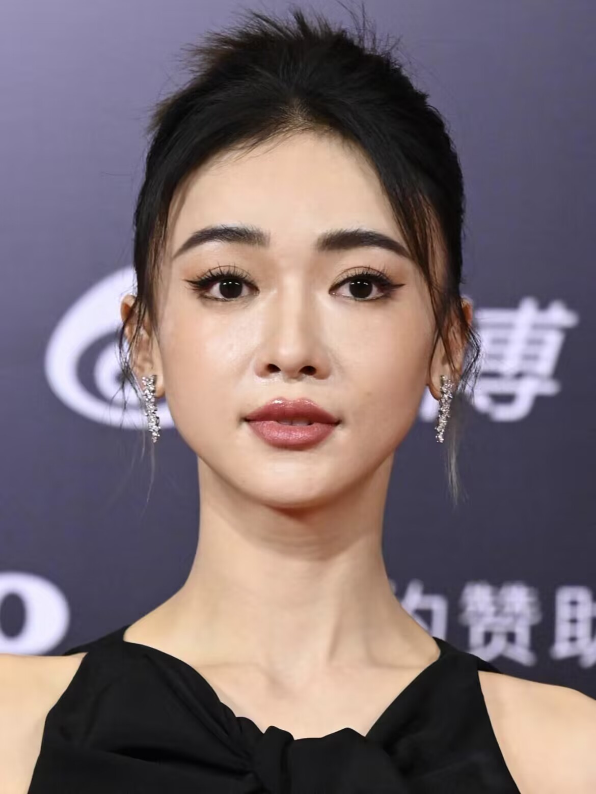 看了当红女明星的红毯生图,我的"容貌焦虑"被治好了!