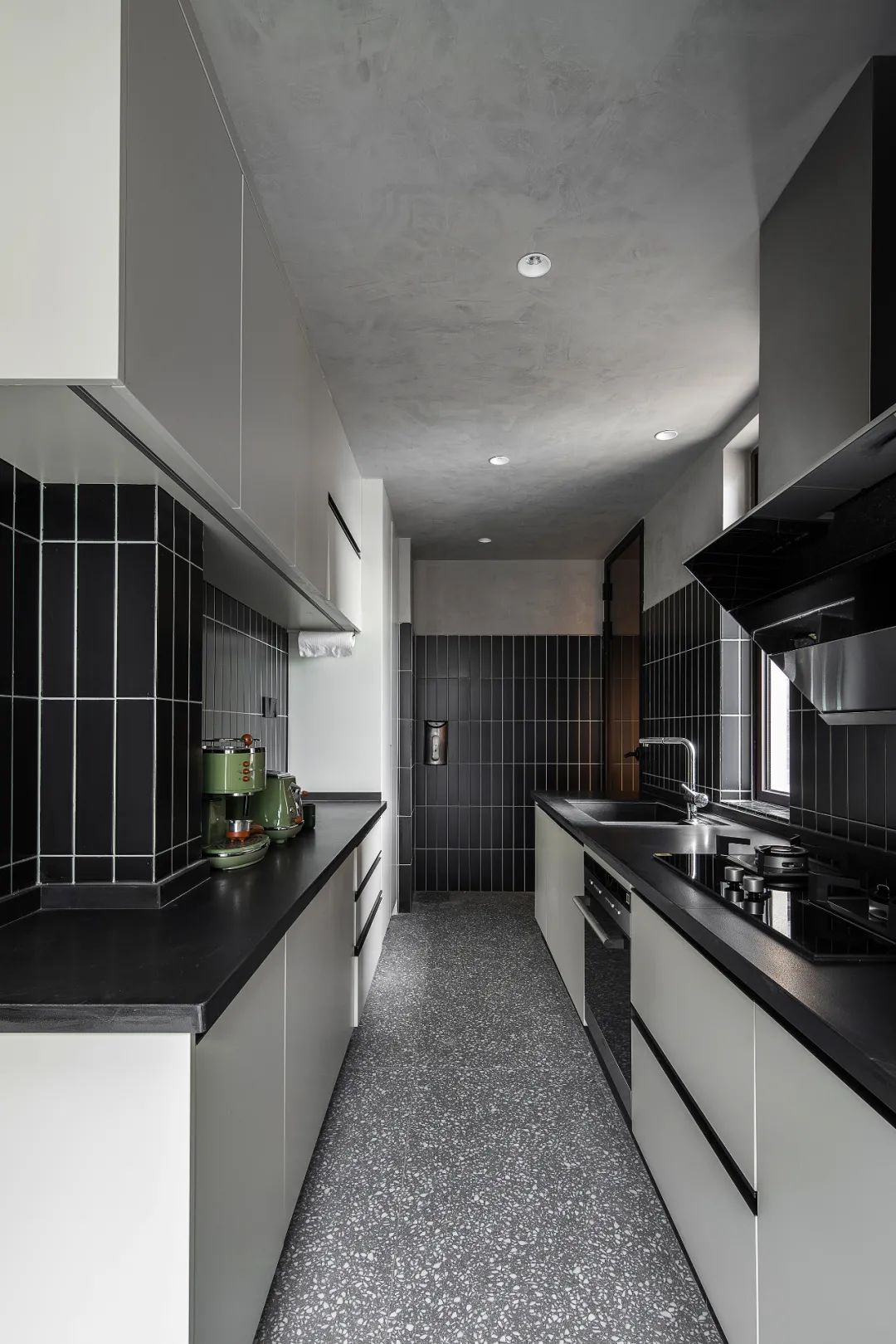 黑白灰只能是性冷淡风?140㎡三代人的家,一样可以有温度