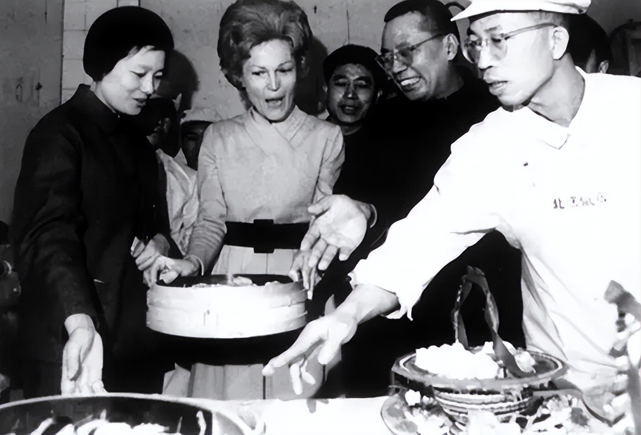 尼克松初次访华,国宴上将1道菜吃到了光盘,此菜更是成为了国菜