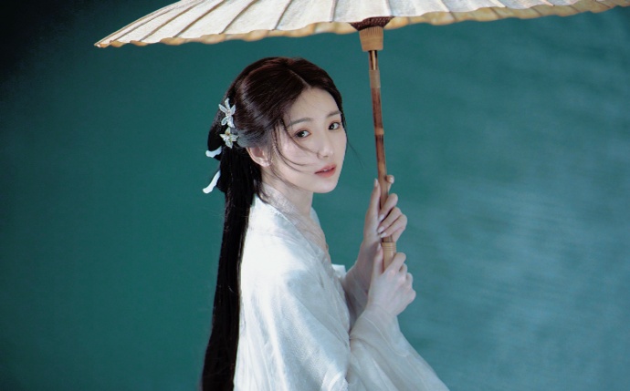 看了毛晓彤的古装造型后,才知道现在古偶剧的妆造有多敷衍