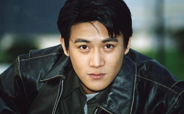 童星方超:2岁成名,18岁时因长得太矮没学可上,47岁仍单身!