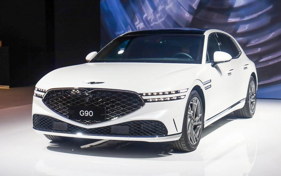 高配"小宾利"?69.88万起售,揭秘豪华品牌真实溢价