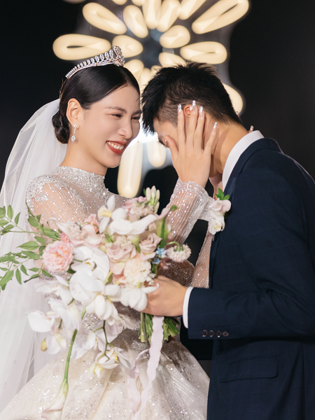 "体坛双冠夫妻 "赵帅&郑姝音婚礼全套dr钻戒,浪漫至极