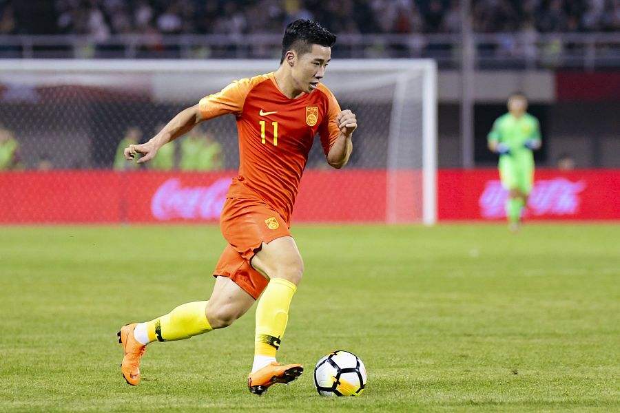 张稀哲"戴帽"还在延续,希望之星留洋10分钟,准国脚成传单员?