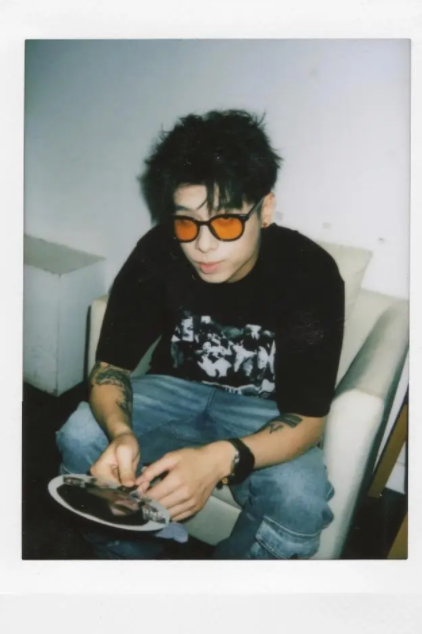 法老宣布退圈 小精灵立马回国!女友紫菜蛋花兔回应传闻