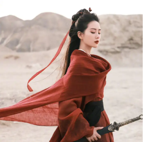 一姐刘诗诗,时隔五年再次出演古装剧,侠女装扮霸气十足