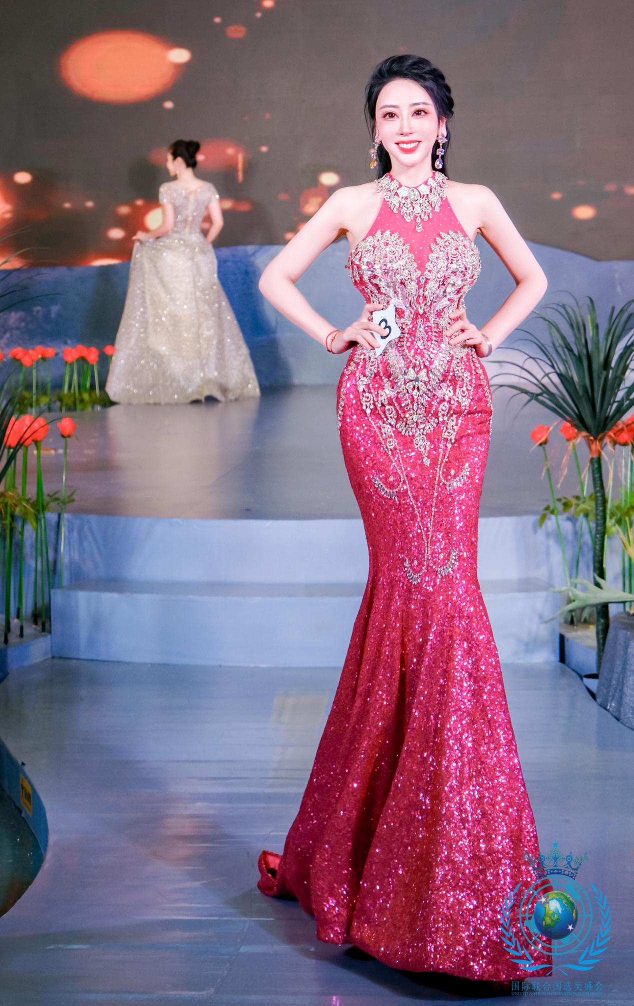 香港姑娘莫莫荣获2022国际联合国小姐miss香港冠军